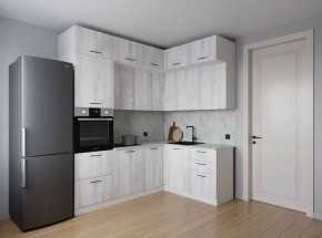 Кухонный гарнитур угловой Пайн 2200*1700 (Стол. 26мм) в Камышлове - kamyshlov.mebel24.online | фото 1
